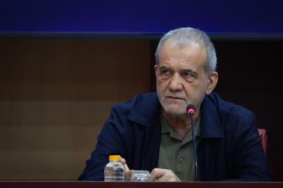 Pezeşkiyan: Ülkenin altyapısını tehdit etmek, İran'a karşı duyulan çaresizliğin bir işaretidir