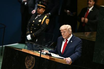 Trump'tan 'savaş yetkileri' tasarısının kabul edilmesine tepki