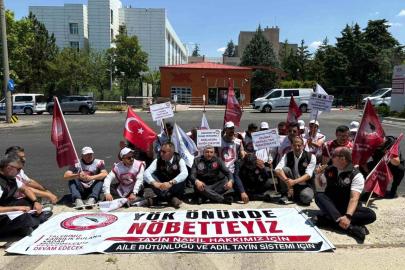 Üniversite idari personelinden YÖK önünde tayin-nakil çağrısı