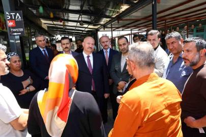 Vali Küçük, Balıkesir Çarşısı'nda esnaf ve vatandaşlarla buluştu