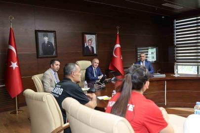 Türkiye şampiyonlarına Vali Hatipoğlu’ndan tebrik