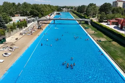 Eskişehir'de Kentpark Yapay Plajı yeni sezonda hizmete açıldı