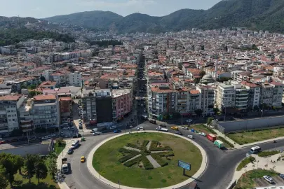 İzmir Balçova’nın caddeleri “çiçek gibi” oldu