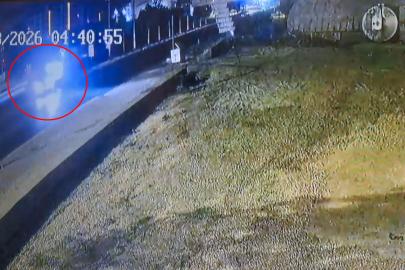 Kavşakta iki otomobil çarpıştı: 2 ölü, 3 yaralı