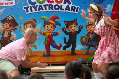 Maltepe'de yaz tiyatroları çocukları eğlendiriyor