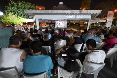 Mersin’de Engelsiz Yaşam Parkı’nda açık hava sinema keyfi