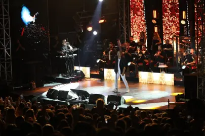 Uluslararası Bursa Festivali'ne Özcan Deniz'le muhteşem final