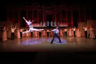 “Zorba” Balesi Hierapolis’te sahnelendi