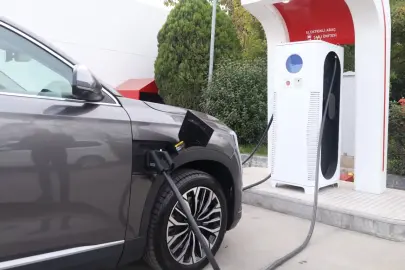 Elektrikli araçların evde şarj edilmesine yasak mı geldi? Açıklama İletişim'den yapıldı