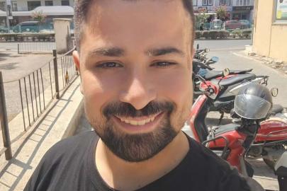 Otomobille kamyonet çarpıştı: 1 ölü, 2 yaralı