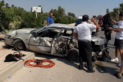 Otomobiller çarpıştı: 2 yaralı